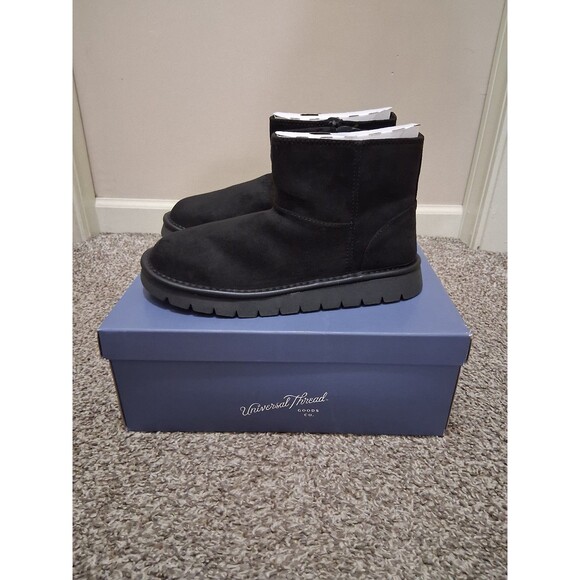 NEW in Box Universal Thread Memory Foam May Boots, Size 7 - Picture 2 of 5